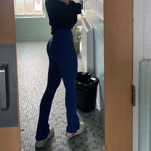 Lululemon Align High Rise Mini Flared Pant 32” - Picture 4 of 6